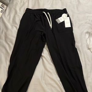 Vuori weekend jogger, color- black, size XL fits like a 12/14
